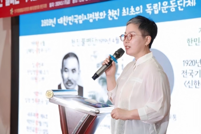 2024년 5월 17일 톈진(天津)에서 열린 <독립운동가의 톈진 발자취를 찾아서> 특별 강연 행사에서 홍성림 회장이 ‘톈진과 한국 독립운동’을 주제로 강연했다.