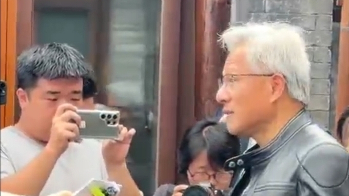젠슨 황 “다음 AI는 로봇이다”…물리AI가 주도할 새로운 산업 물결