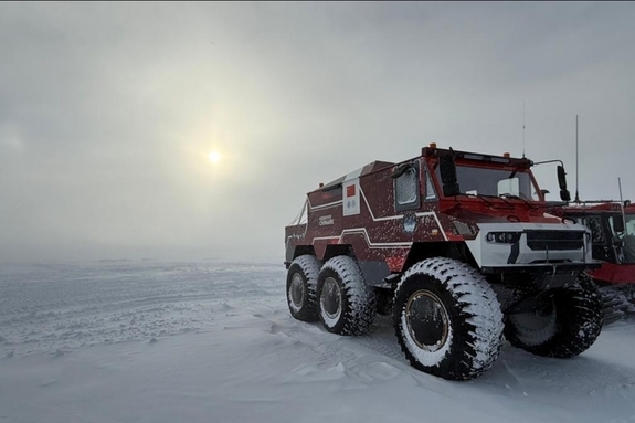 중국 ‘설표 6×6’, 남극 1만km 주행…빙설 대륙을 바꾼 이 한 대