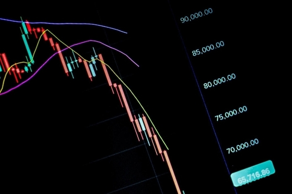 루나 붕괴급 압박, 비트코인 장기보유자 손절 확산