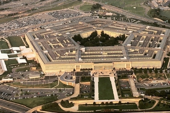 전쟁보다 먼저 울린 알림, 새벽 1시 28분 펜타곤 앞 피자 주문 폭주