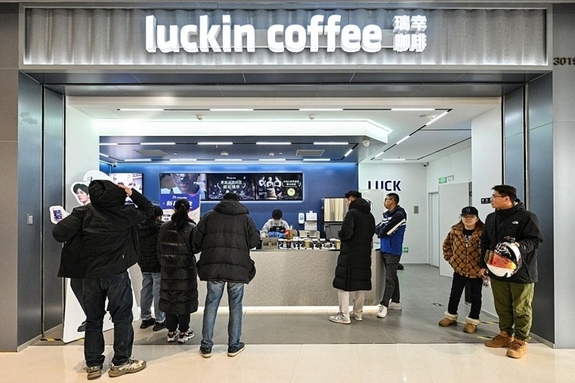 중국 커피 제국의 확장…루이싱, 블루보틀 글로벌 매장 인수 추진