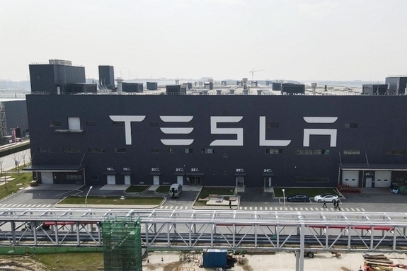 중국 신에너지차 2월 판매 급감... 수출 급증