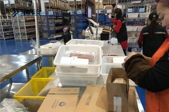 한 입 먹고 화장실 직행…2600만 팔린 아이들 간식 실체