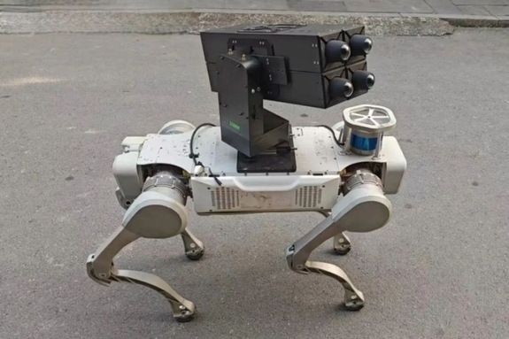 전장 뒤집는 ‘로봇 늑대’…中 실전형 무장 공개됐다