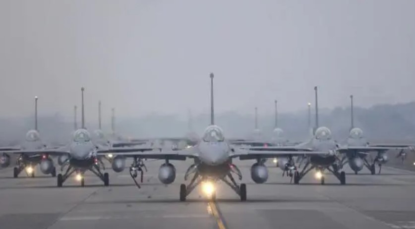 F-16 전투기. 중국 매체 펑파이신문 캡처. 화면 캡처 2024-06-07 200903.jpg