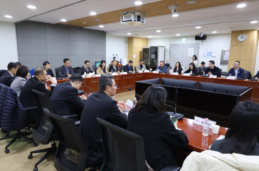 중국 공신부 횃불센터와 고신구(하이테크산업구) 대표단과 한중의원연맹이 지난 26일 오전 국회에서 양국 간 과학기술 및 산업협력 방안을 논의하고 있다. 사진=KIC중국 제공 화면 캡처 2024-11-29 111637.jpg